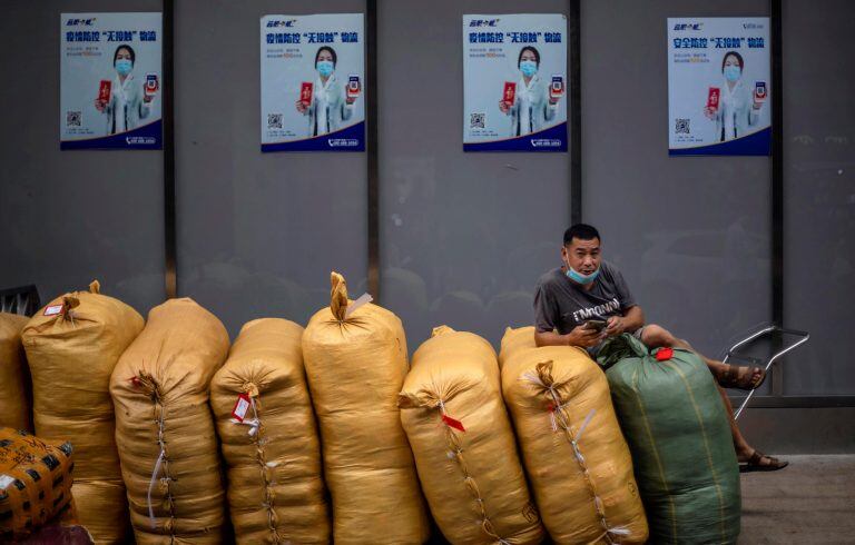 La vida normal empieza a retornar a China (Foto: EFE/EPA/ALEX PLAVEVSKI)