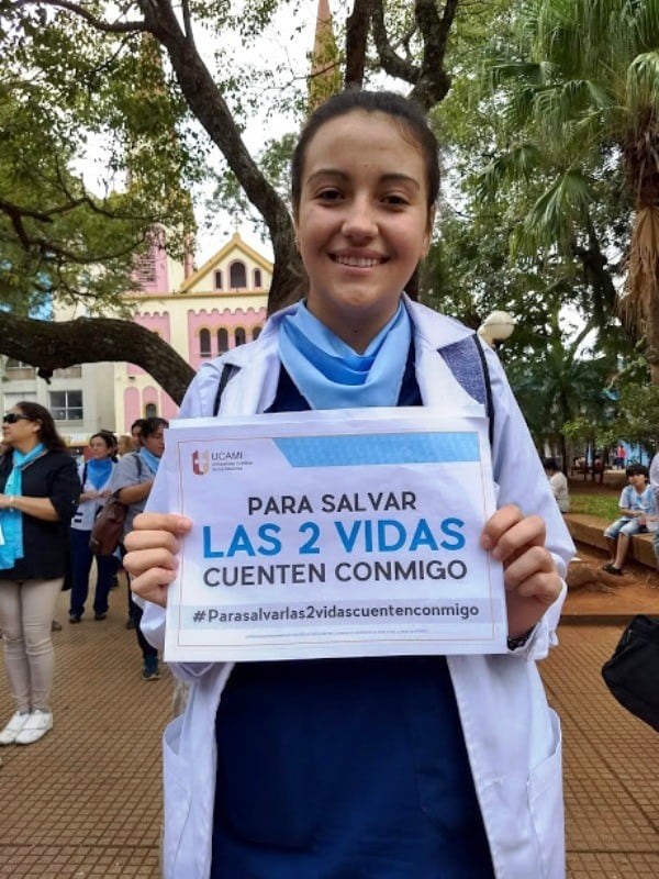 También participaron estudiantes de medicina, durante el cierre los médicos renovaron su juramento hipocrático.