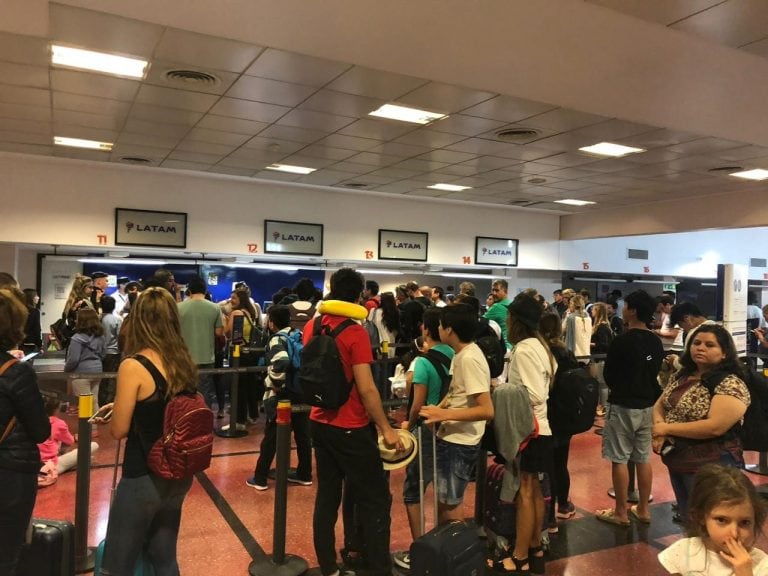 Vuelo cancelado (Vía Salta)