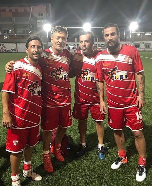 Daniel Osvaldo, junto a compañeros del equipo Senior de Talleres de Escalada.