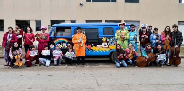 La orquesta-escuela de Chascomús hará una versión de "Yellow Submarine".