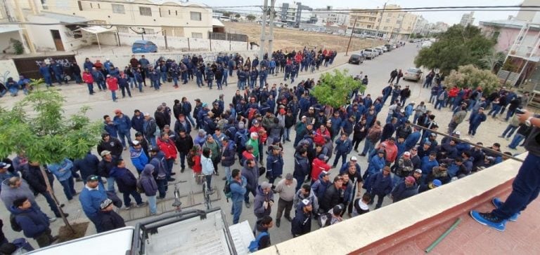 Los trabajadores están en estado de alerta.