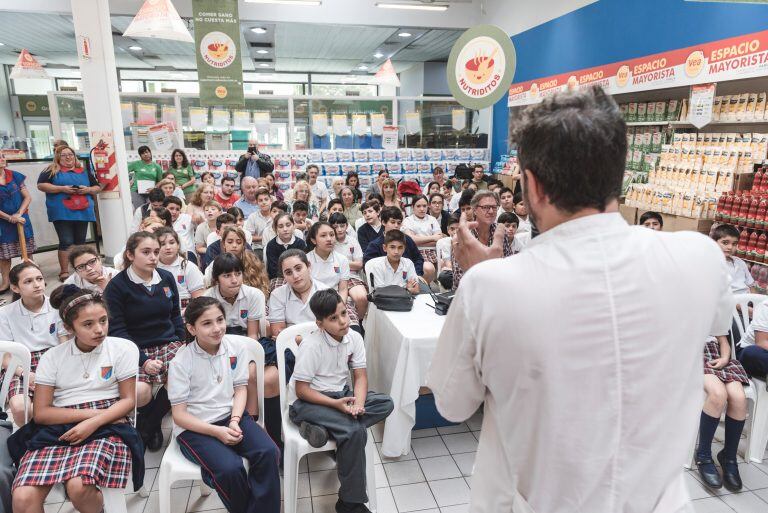 Mejorar los hábitos de los más chicos y educar en alimentación