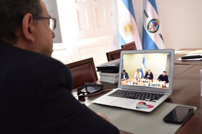 Video conferencia del Presidente con los intendentes del país, participó Tassano.