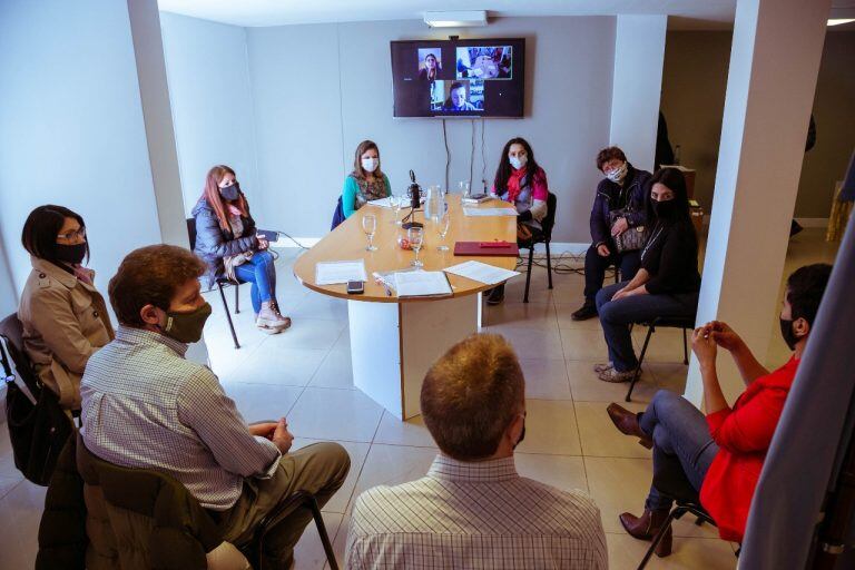 Gustavo Melella en reunión con  Asociación "Por una real inclusión Tú Puedes’"