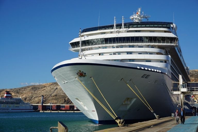 Se activó este domingo por la mañana el protocolo de seguridad con dos cruceros que arribaron al puerto de Buenos Aires y uno que atracó en Ushuaia.