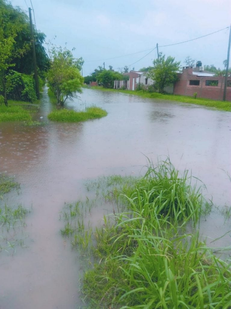 Los barrios de Sáenz Peña se encuentran cubiertos por el agua.