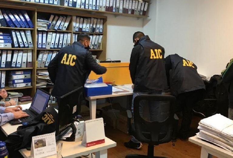 Allanamiento en las oficinas de Rosario Central. (Archivo/@mauroyasprizza)