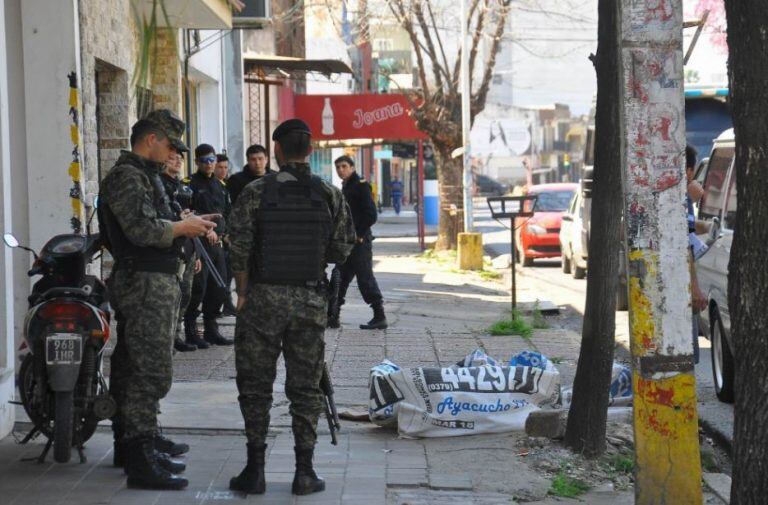 Un falso rumor de secuestro motivó un impresionante despliegue policial. (Foto: Época)