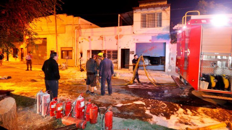 Dos bomberos sufrieron lesiones (Río Negro).