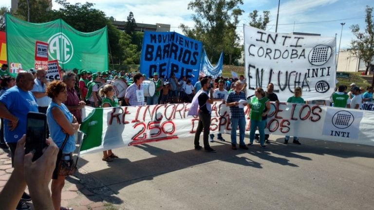 Protesta en Plaza de las Américas.