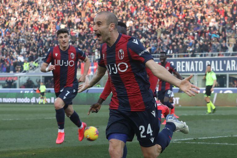 Rodrigo Palacio celebra el gol ante Udinese.