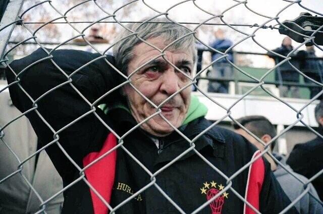 René Houseman, hincha de Excursionistas y con el corazón en Huracán.