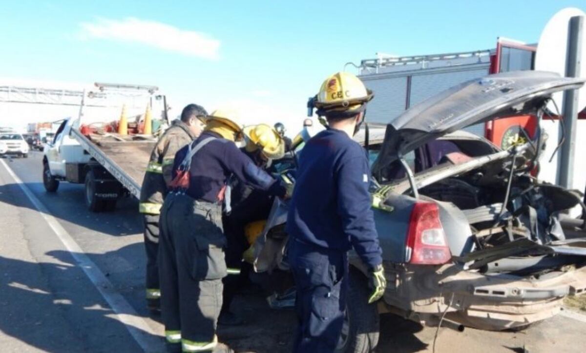 Terrible choque en la Autopista a Santa Fe: trasladaron a la víctima en helicóptero sanitario