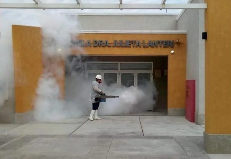 En San Juan se realizó desinfección contra el dengue en varias escuelas.