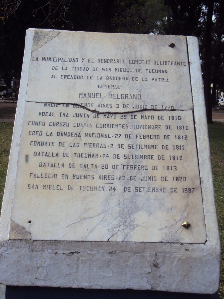 Placas de la plaza.