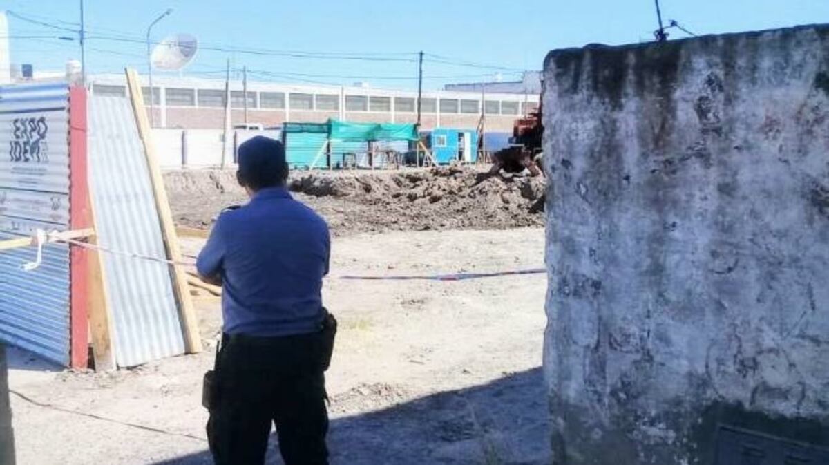 Encontraron restos óseos en la obra del edificio de Ipross en Viedma