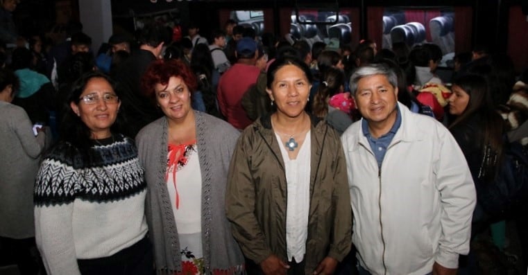 El secretario municipal de Desarrollo Humano, José Luis Sánchez, con las responsables del contingente de egresados de la Escuela Municipal "Marina Vilte" que viajaron a Córdoba.