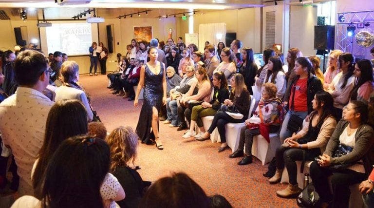 Desfile de modelos en "El Alma de la Fiesta" (Vía Santa Rosa)