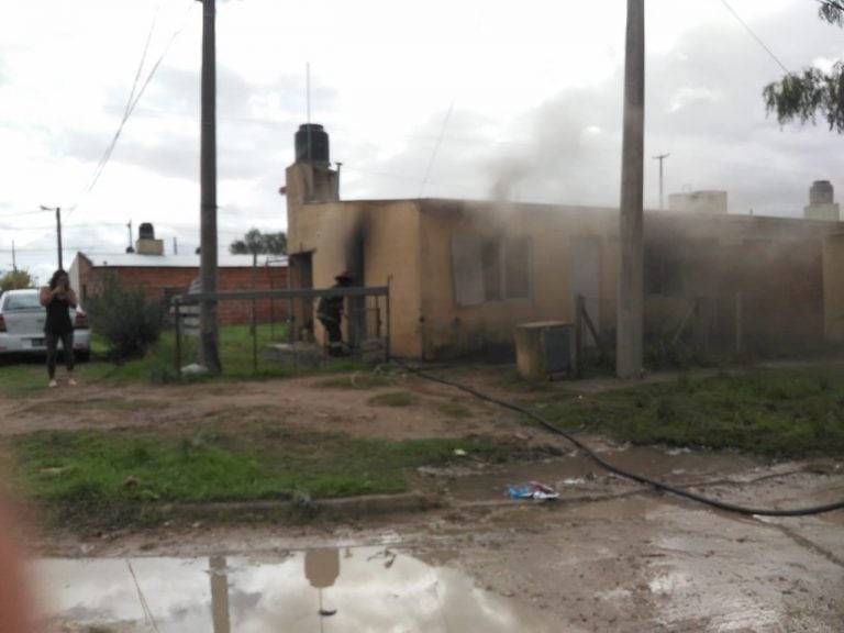 Incendio en vivienda de calle León bis 1293