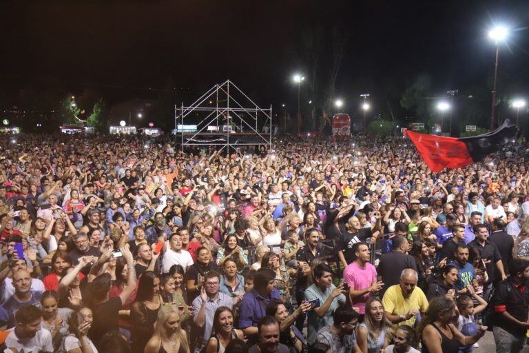 Vecinos y turistas de todas partes disfrutaron del show.