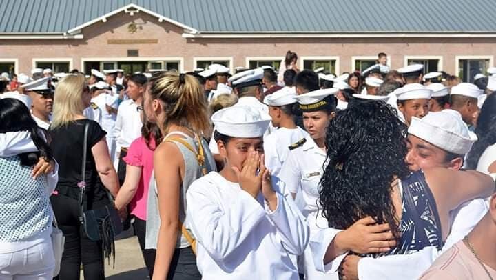 Visita de los familiares a los aspirantes
(Foto: Gaceta Marinera)