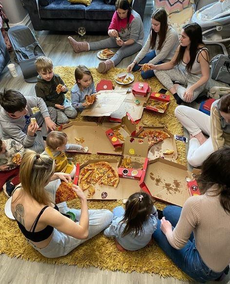 Almuerzo en el familia Radford.(Instagram/@theradfordfamily)