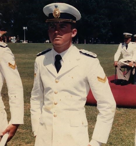 Baruzzo en la Escuela Sargento Cabral donde se recibió en 1979