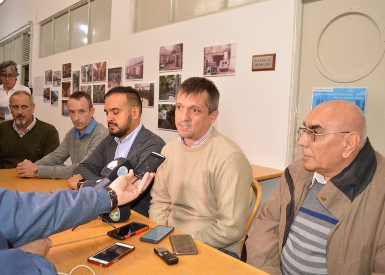 Un momento en la presentación de la aplicación (Municipalidad de Santa Rosa)