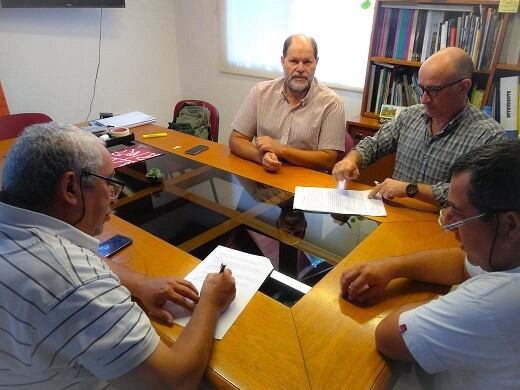 A través de la firma de un convenio quedó determinado que el Centro Vecinal apadrinará los nuevos carteles indicadores