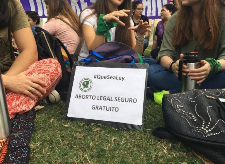 Mujeres correntinas realizaron un nuevo pañuelazo. (Foto: El Litoral)