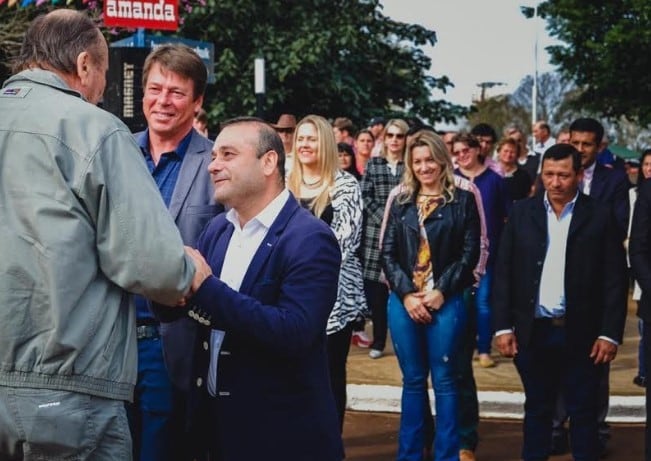 Herrera Ahuad en la Fiesta Patronal de San Vladimiro, en Tres Capones. (E.T.)