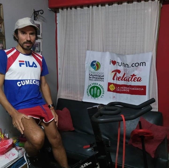 Ulises Sanguinetti entrenando en su casa