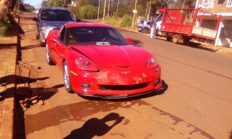 El Corvette Z06 que chocó el mecánico obereño. (Foto: El Territorio)