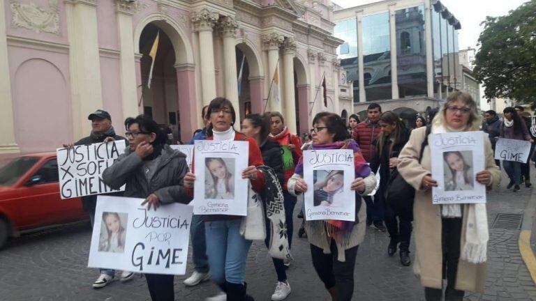 Marcha por Gimena Bernasar en Salta (La Gaceta)