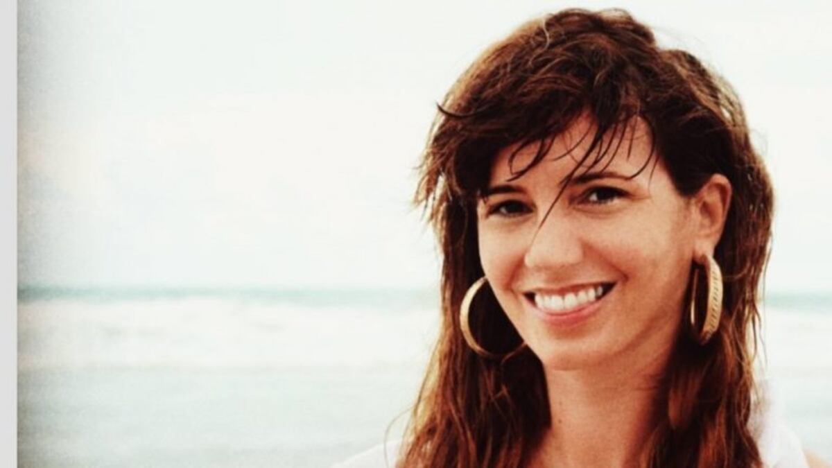Griselda Siciliani dejó a todos atónitos al realizar un "Saludo al Sol" en las playas de Brasil