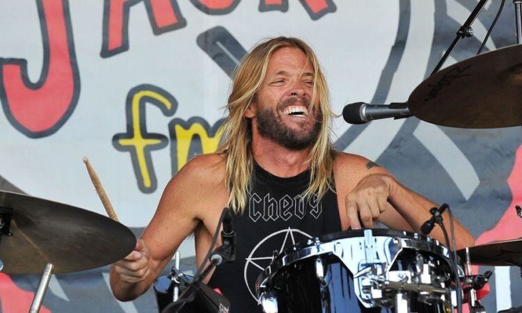 ¿Querés aprender a tocar la batería? Taylor Hawkins de Foo Fighters te enseña