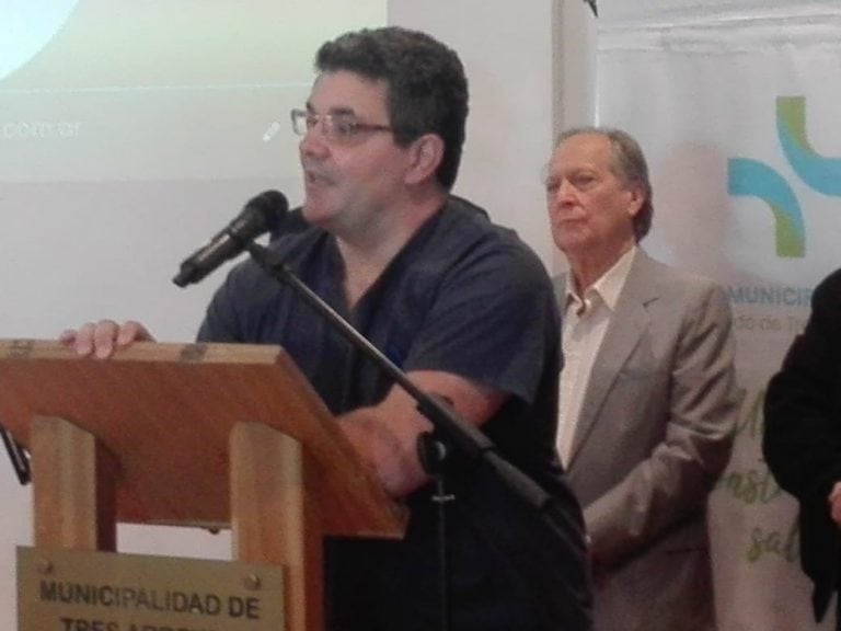 Acto de entrega de aparatología del Rotary Club Tres Arroyos Libertad  al Hospital Pirovano. (prensa)