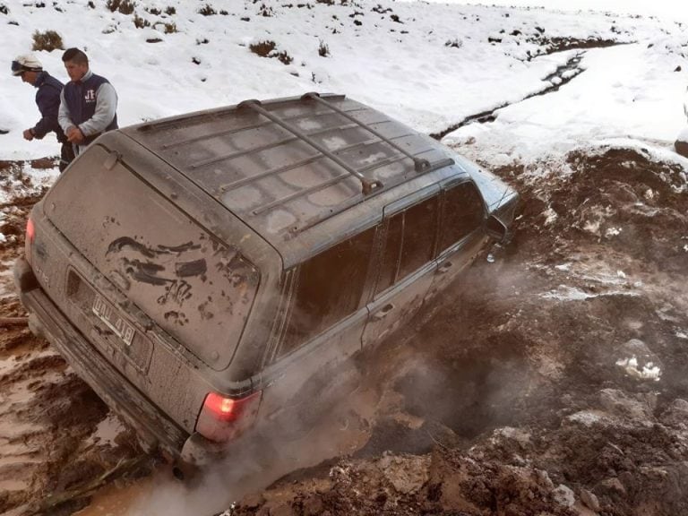 Fueron a rescatar una persona y quedaron atrapados en la nieve en Neuquén (Martin Candelaresi)