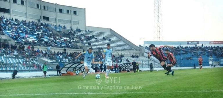 Triunfo del "Lobo" jujeño sobre Chacarita