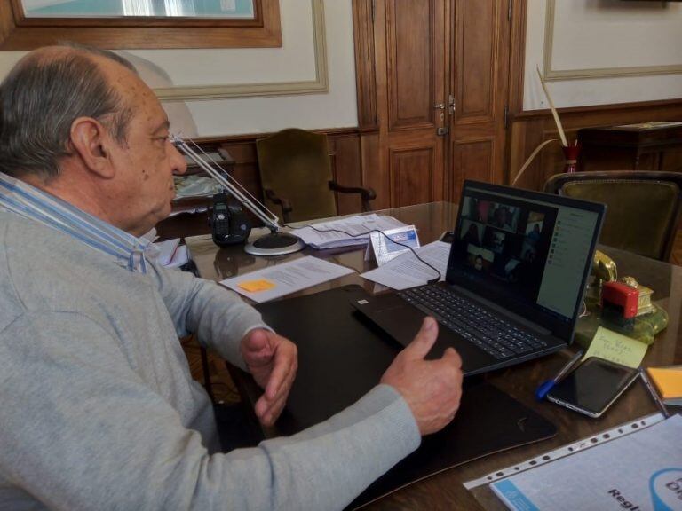 Encuentro virtual del intendente Sánchez con alumnos del CEC