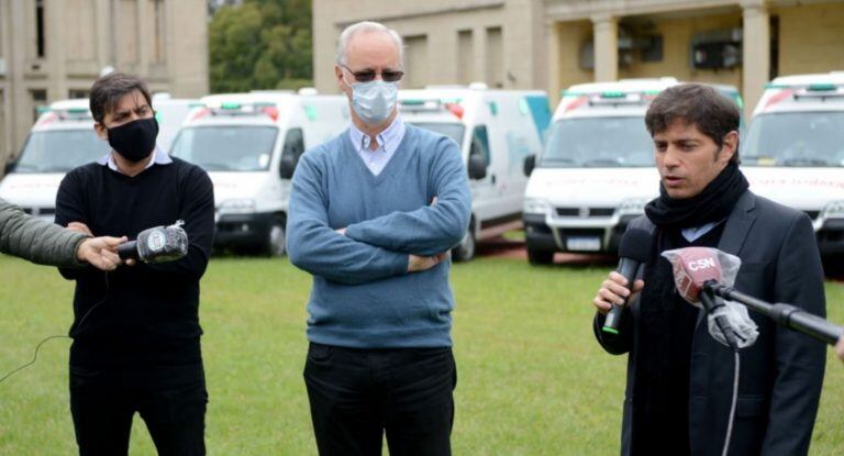 Daniel Gollán (de celeste) junto a Axel Kicillof (Foto: AGLP)