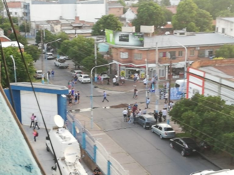 Los Hinchas en el estadio Monumental José Fierro.