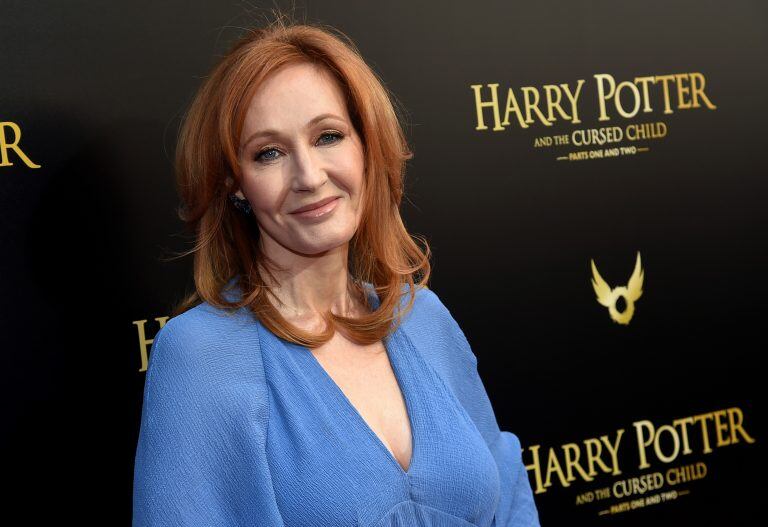 Author J.K. Rowling attends the "Harry Potter and the Cursed Child" Broadway opening at the Lyric Theatre on Sunday, April 22, 2018, in New York. (Photo by Evan Agostini/Invision/AP) eeuu nueva york JK Rowling escritora estreno obra teatro Harry Potter y el niño maldito