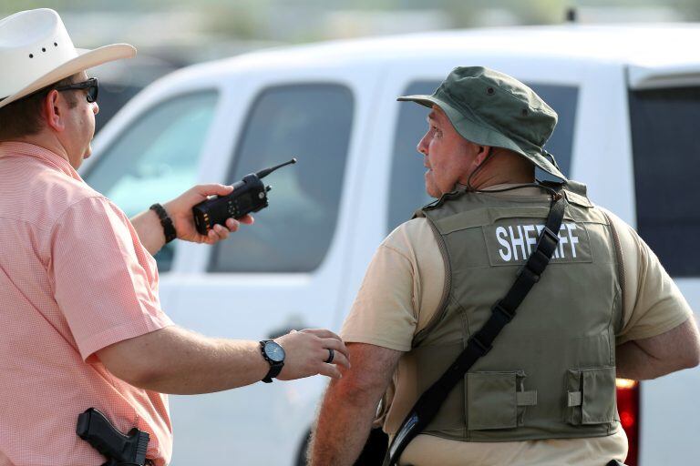 En fotos: las impactantes escenas del tiroteo en una escuela de Texas