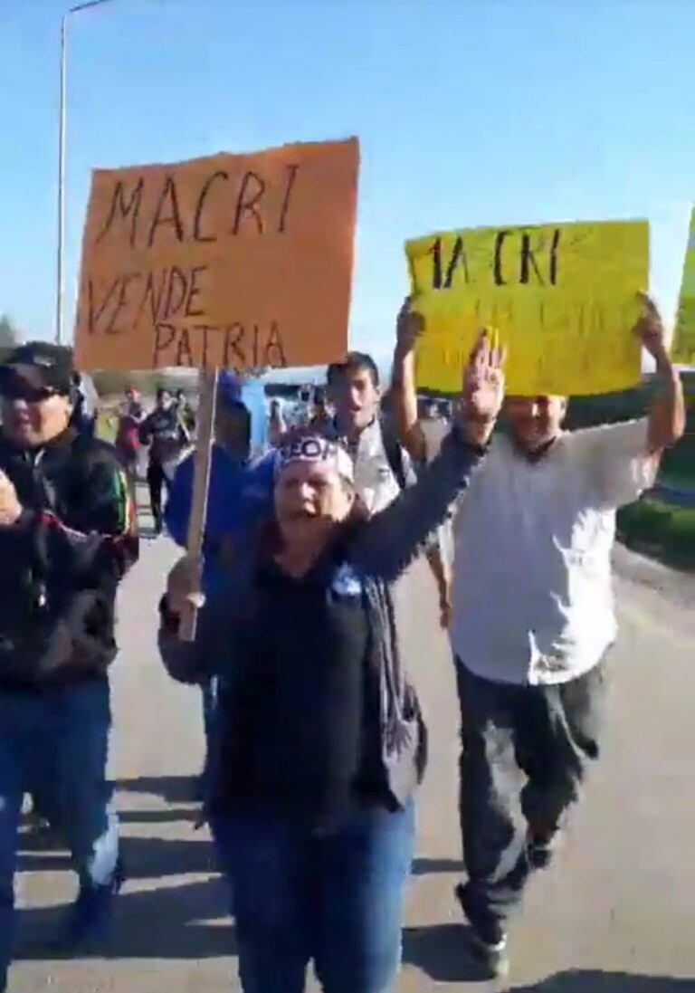 Municipales en el aeropuerto de Jujuy