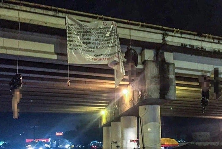 Encuentran cuerpos colgando de un puente en México (Web)