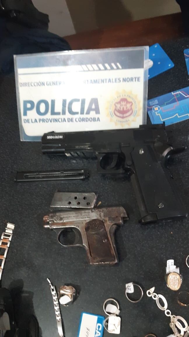 Asalto en joyería de Villa Santa Rosa