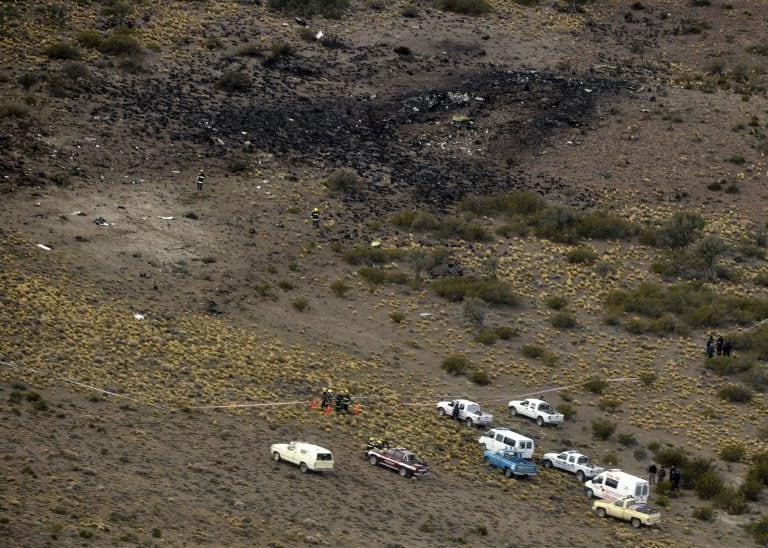 jesica fontan tragedia accidente avion lineas aereas Sol accidentes aereos caida avion rio negro los menucos imagen aerea de la zona del desastre restos del avion