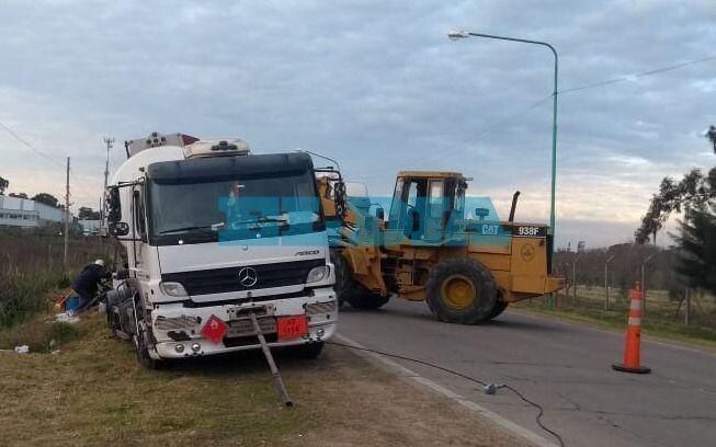 El camión había volcado el pasado miércoles 17 (El Día).